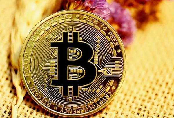 区块链技术前沿探索：从加密货币到多元应用