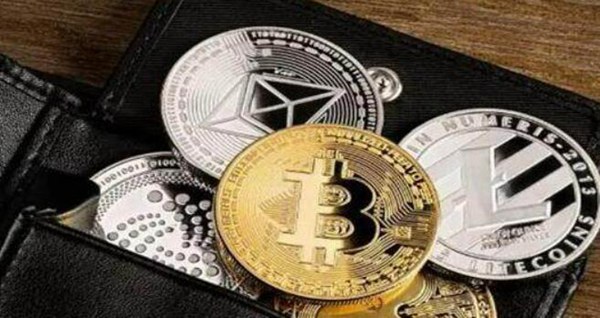 比特币ETF与黄金ETF资金流对比，哪类资产更抗衰退？